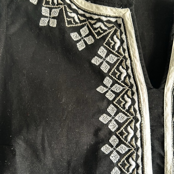 Price drop 29%off Linen Talbots sleeveless black white embroidery top sz 10 - Picture 8 of 10